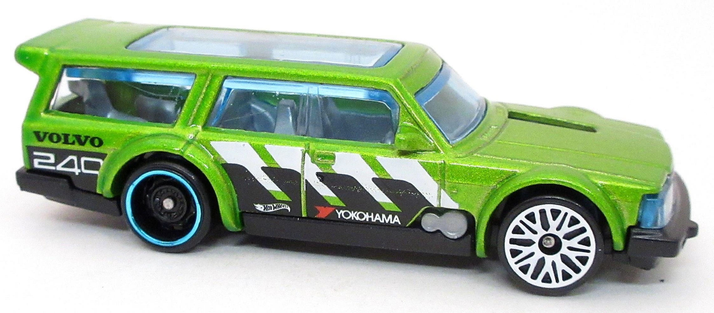 Автомобиль Hot Wheels Volvo 1:64 65297 - фото 1