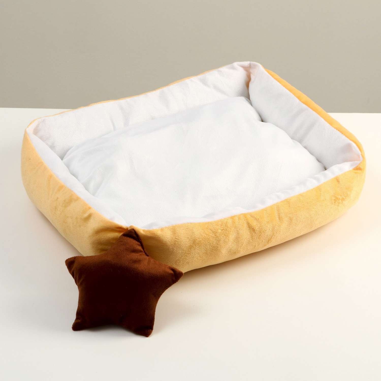 Лежанка Пижон мягкая прямоугольная со съемной подушкой + игрушка звезда 54х42х11 см персик - фото 3
