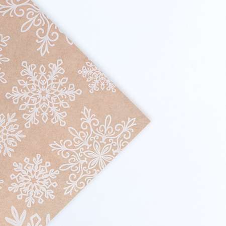 Бумага Дарите Счастье крафтовая в рулоне «Снежинки» 0.68 × 7 м