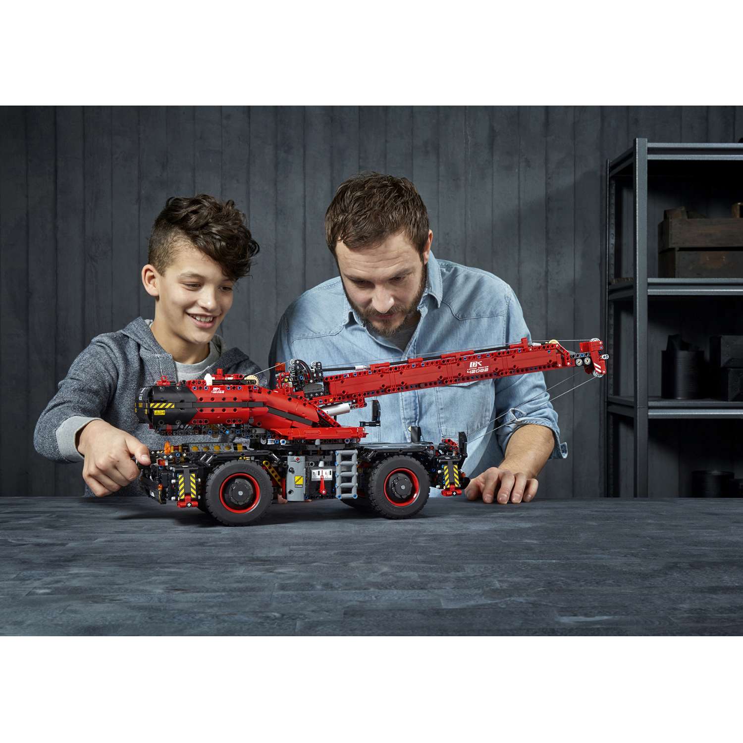 Конструктор LEGO Technic Подъёмный кран для пересечённой местности 42082 - фото 42