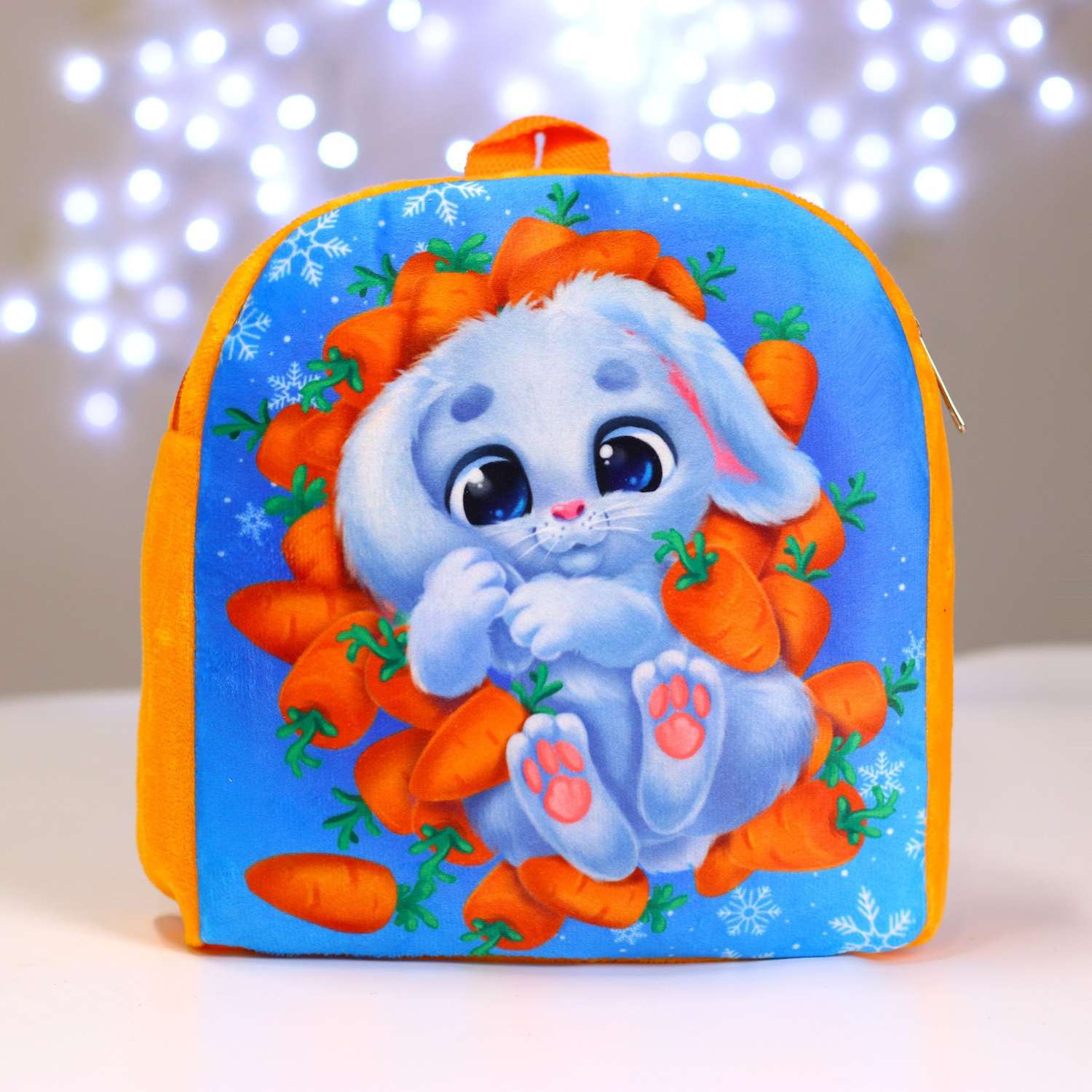 Детский рюкзак Milo Toys плюшевый Зайка в морковке 26х24 см - фото 4