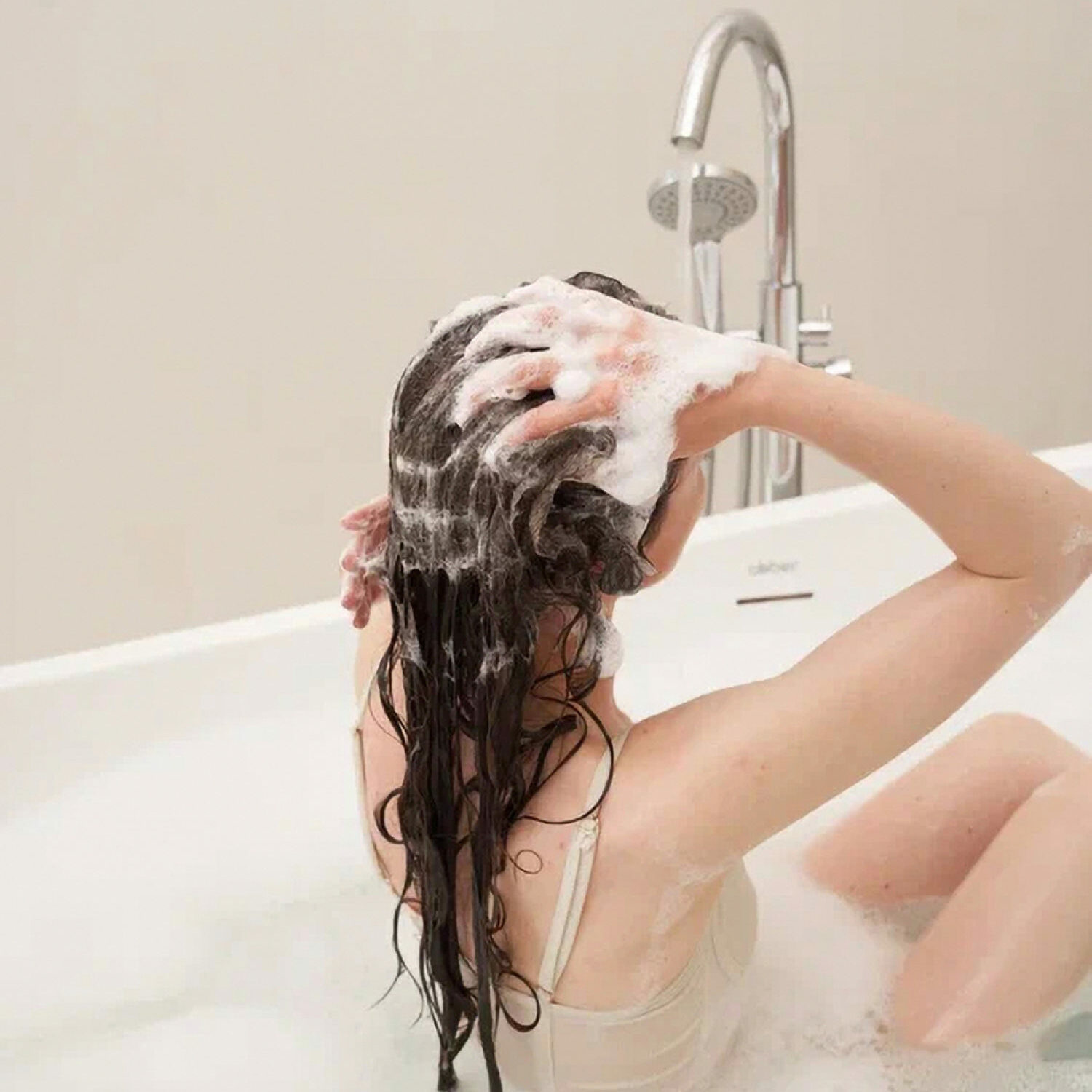 Мицеллярный шампунь Lukky для окрашенных волос Style and Smile AquaСмузи бережное очищение 350 мл - фото 10