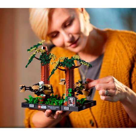 Конструктор LEGO SW Диорама Погоня на Эндоре 608 деталей 75353