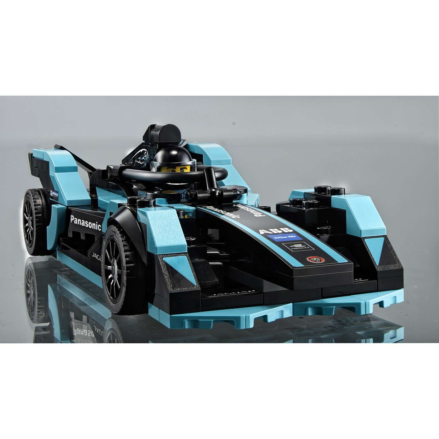 Конструктор LEGO Speed Champions Formula E Panasonic Jaguar Racing GEN2 car Jaguar I-Pace eTrophy 76898 - фото 9