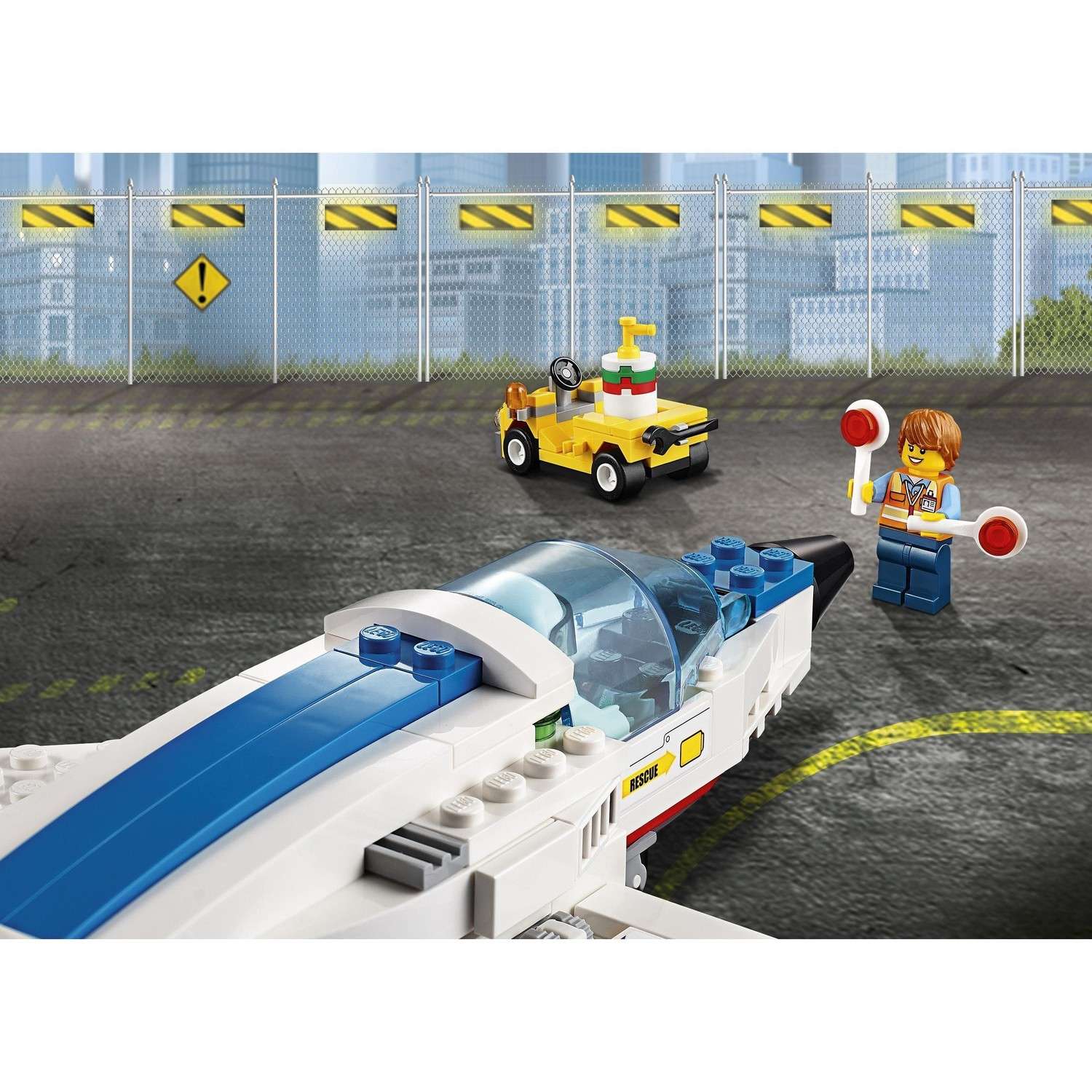 Конструктор LEGO City Space Port Транспортер для учебных самолетов (60079) - фото 8