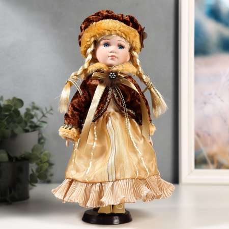 Кукла коллекционная Зимнее волшебство керамика «Лида в золотом платье и бархатной шубке» 30 см