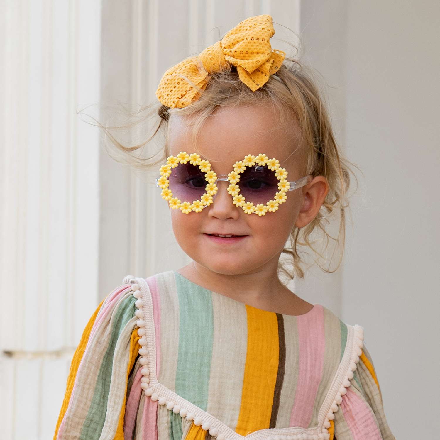 Очки солнцезащитные с повязкой Happy Baby 50677_yellow - фото 1