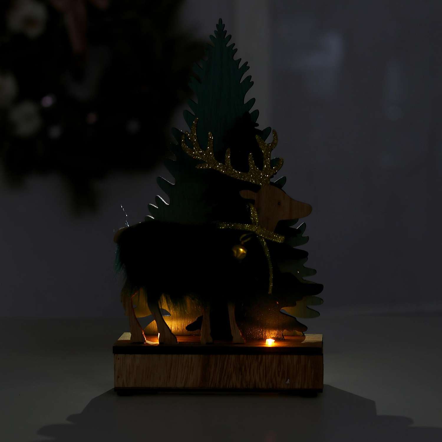 Новогодний декор Лесная мастерская с подсветкой «Ёлочки и олень с колокольчиком» 6×4×19.5 см зелёный - фото 2