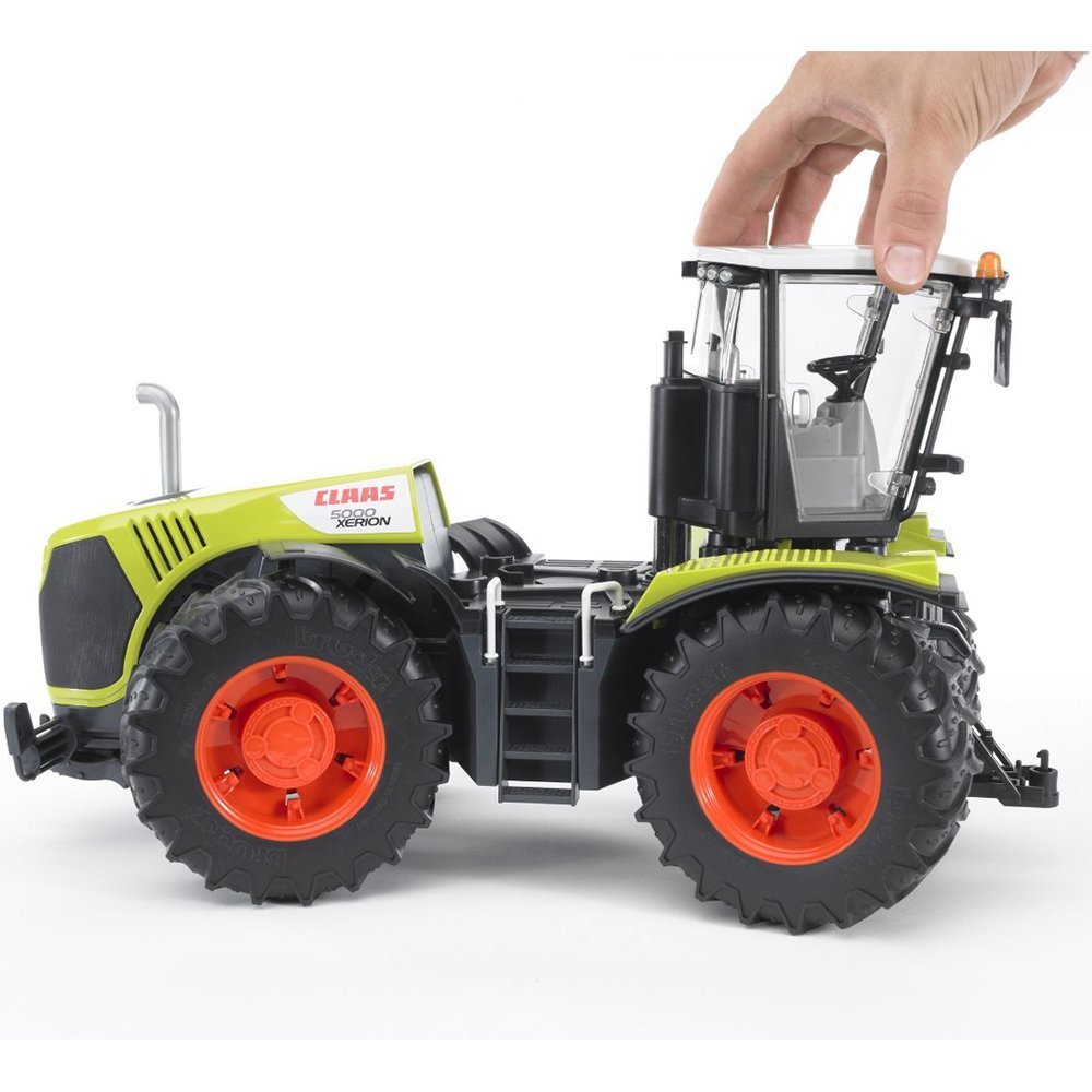 Трактор Bruder Claas Xerion 5000 1:16 без механизмов 3015 - фото 2