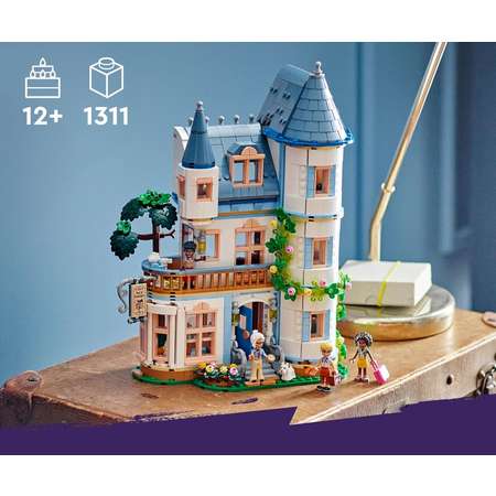 Конструктор LEGO Отель в виде замка 42638