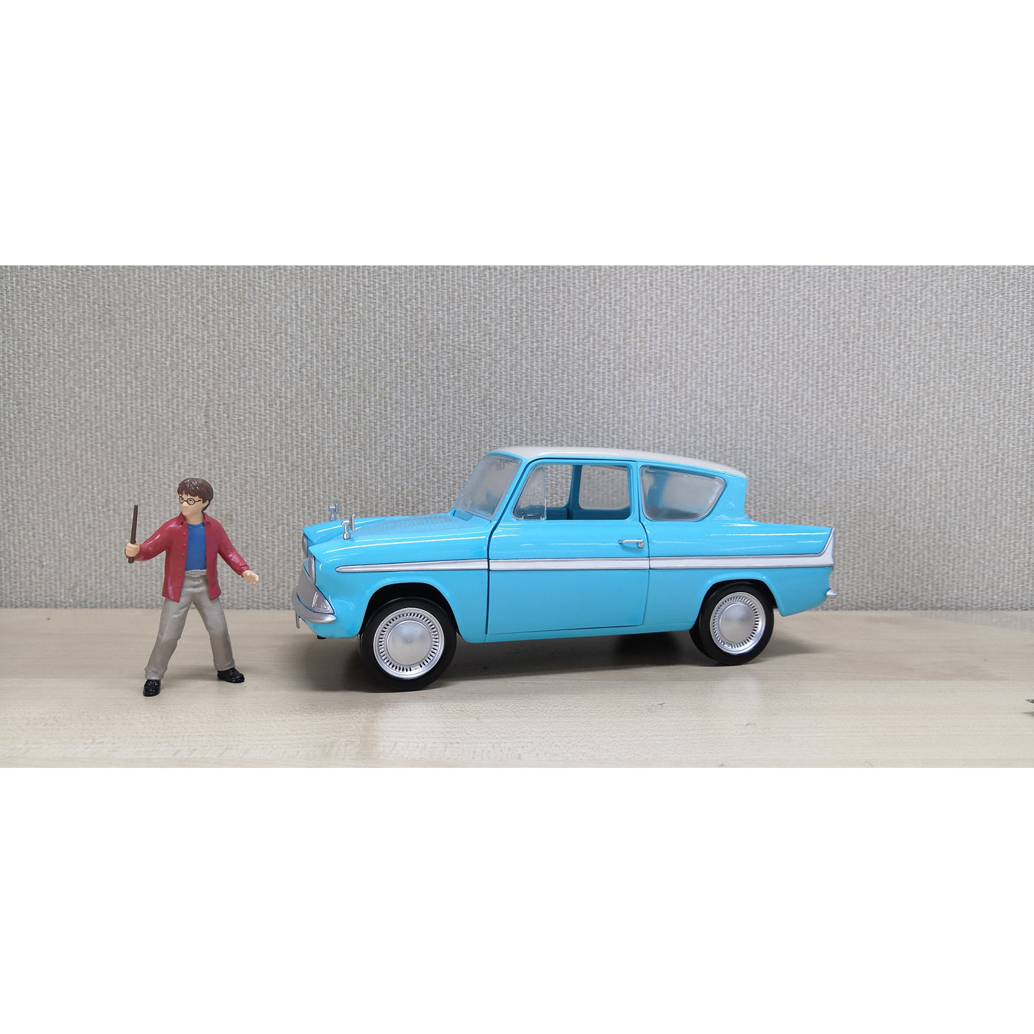 Машина Jada 1:24 Ford Anglia 1959 +фигрука Гарри Поттера 31127 купить по  цене 1327 ₽ в интернет-магазине Детский мир