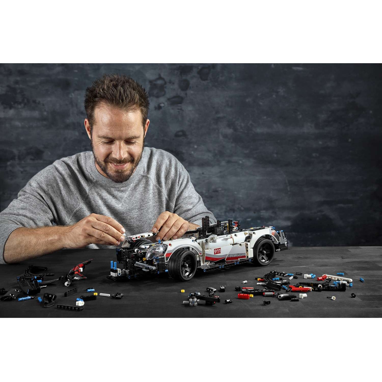 Конструктор LEGO Technic Porsche 911 RSR 42096 - фото 12