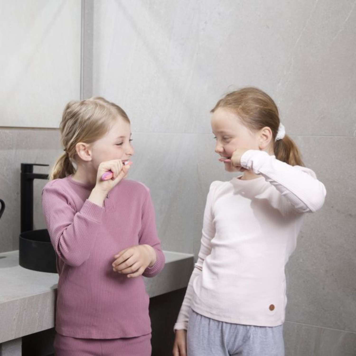 Детская зубная паста JORDAN Junior 6-12 со вкусом винограда и фтором - фото 2