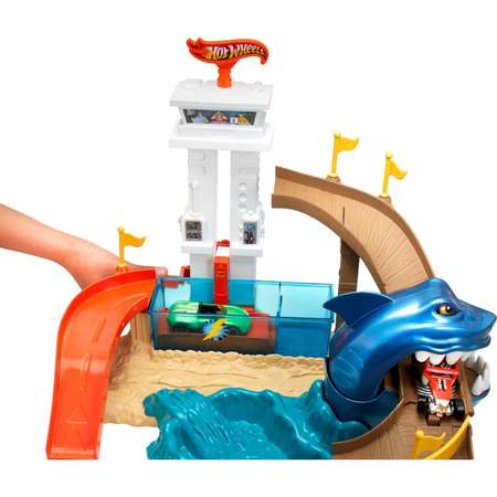 Трек Hot Wheels Порт акул в ассортименте