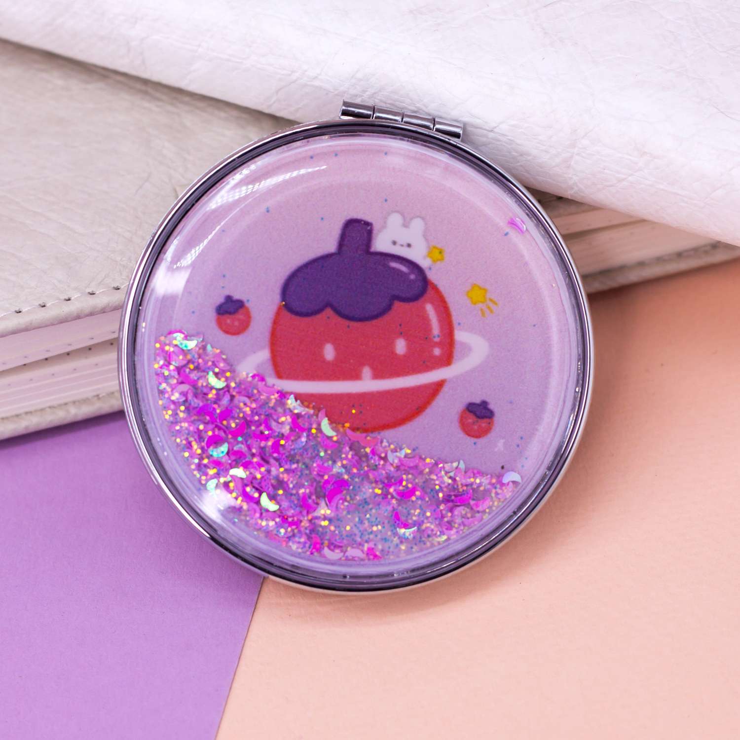 Зеркало карманное iLikeGift Fuit strawberry purple с увеличением - фото 1