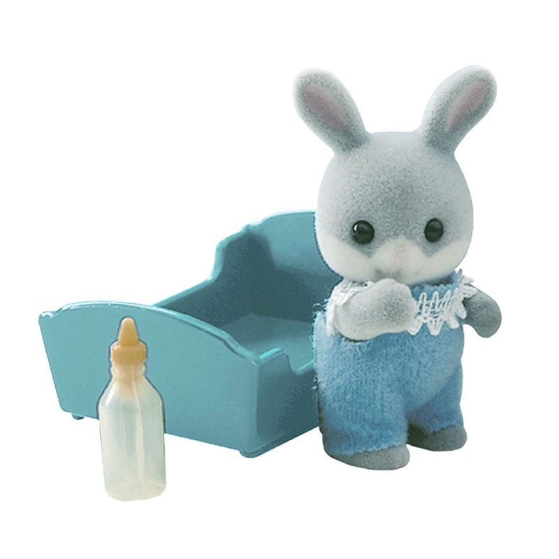 Малыш серый кролик Sylvanian Families 3405 (в голубом) - фото 1