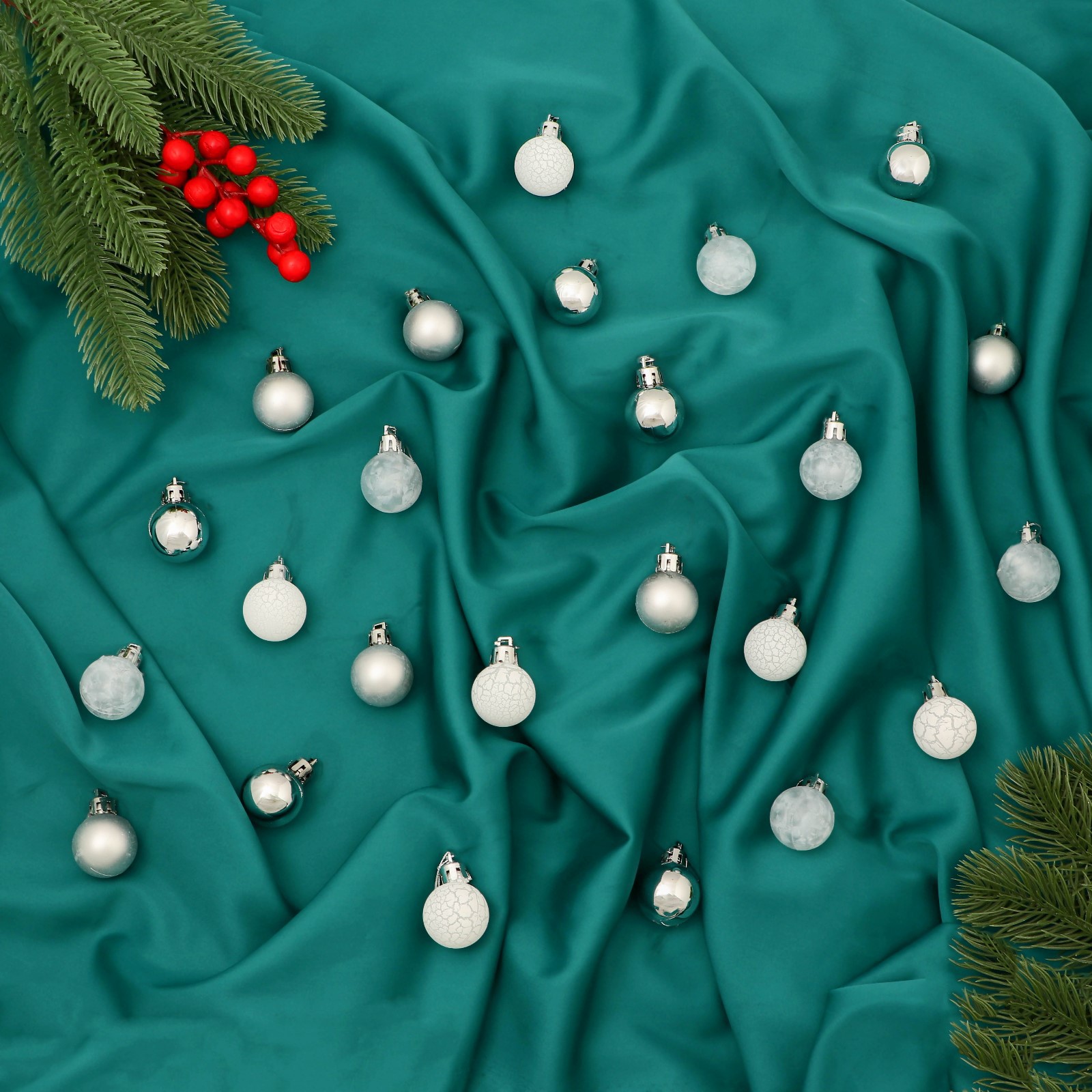 Набор шаров Зимнее волшебство пластик d-3 см 24 шт «Традиция» треск серебро белый - фото 1