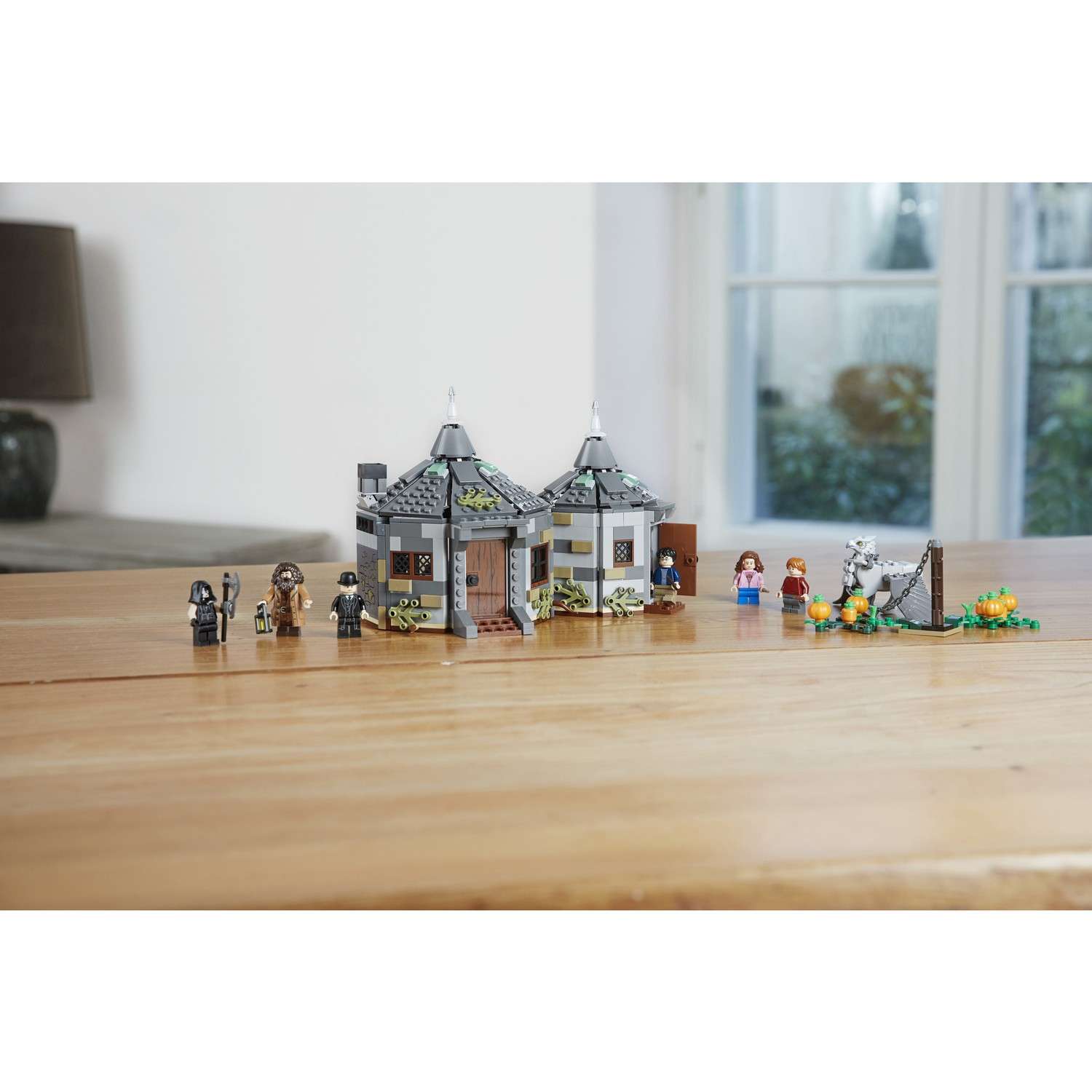Конструктор LEGO Harry Potter Хижина Хагрида спасение Клювокрыла 75947 - фото 4