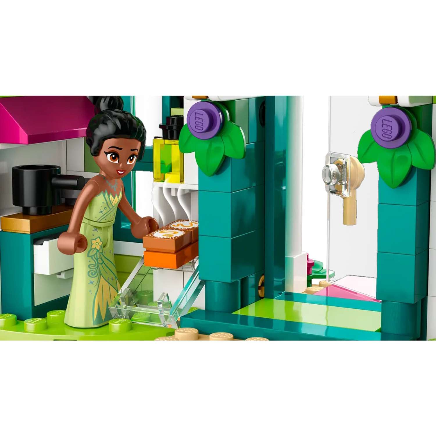 Конструктор LEGO Disney Princess Приключения принцесс на рынке 43246 - фото 4