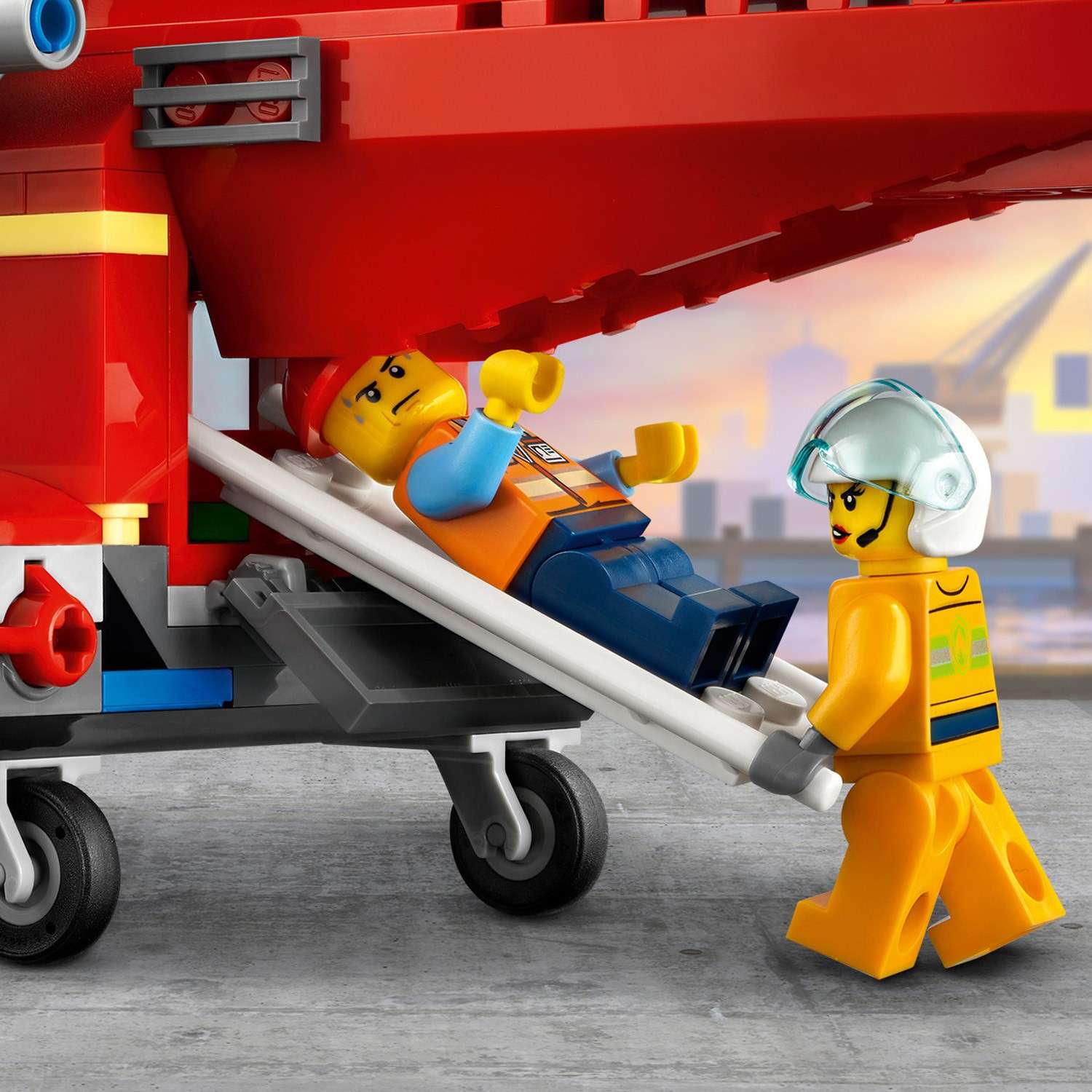 Конструктор LEGO City Fire Спасательный пожарный вертолёт 60281 - фото 11