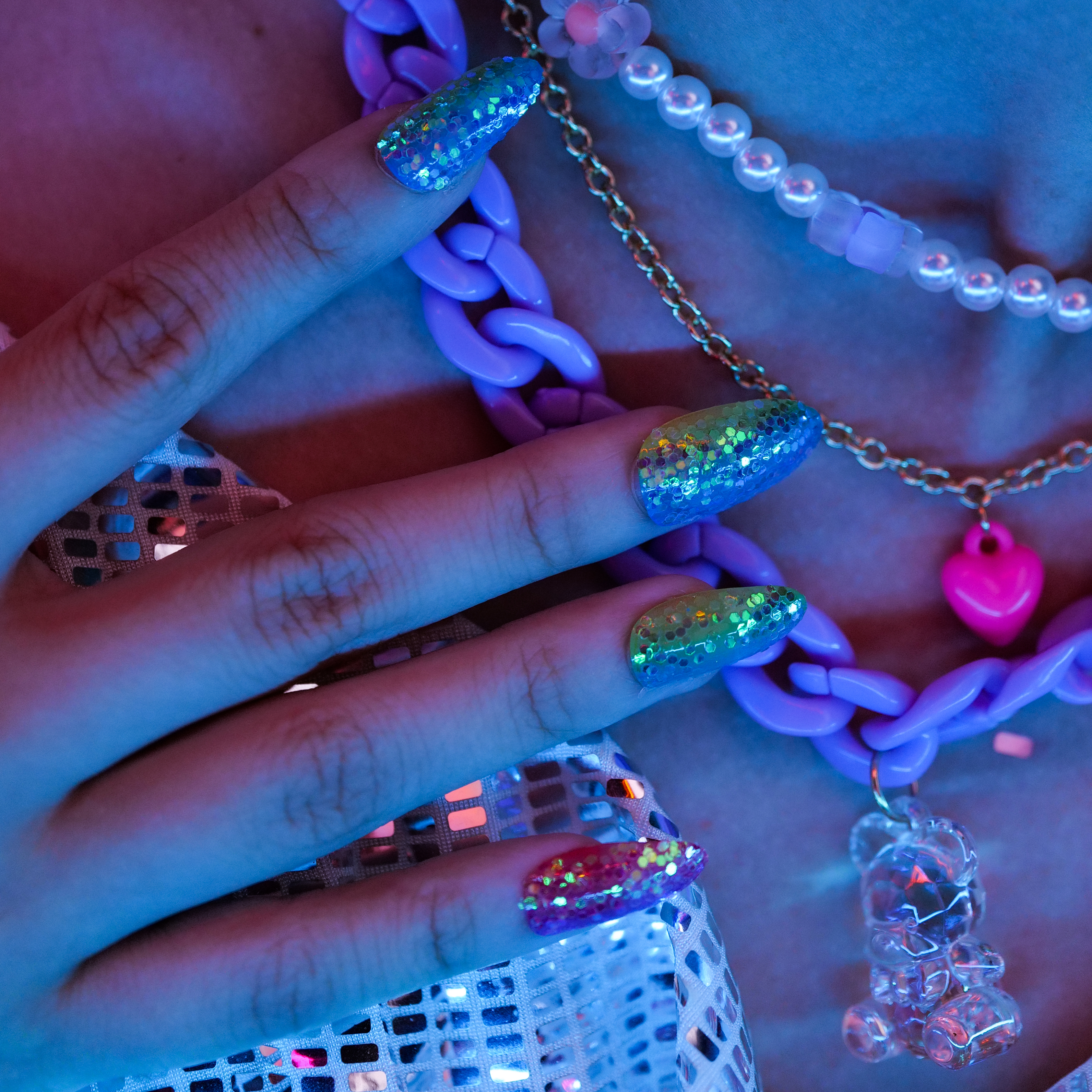 Набор косметики Lukky Конфетти фиолетовый лак для ногтей и золотая помада с блёстками - фото 2