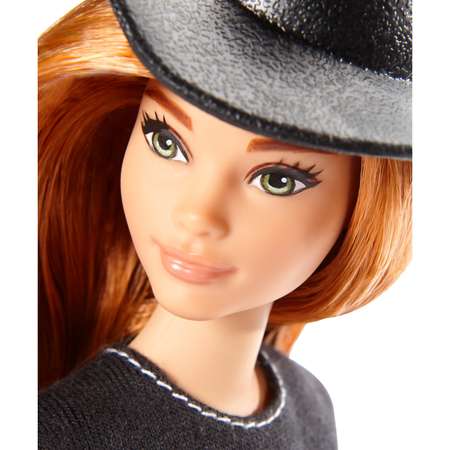 Кукла Barbie из серии Игра с модой DYY94