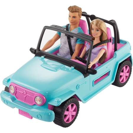 Набор игровой Barbie Семья Барби и Кен на машине GHT35