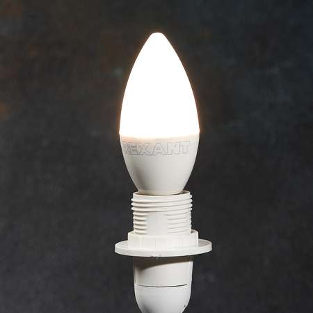 Лампа светодиодная REXANT E14 «Свеча» 7.5Вт 713Лм 2700K матовая колба 3 штуки в упаковке