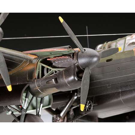 Сборная модель Revell Бомбардировщик Lancaster Dam Buster 1:72