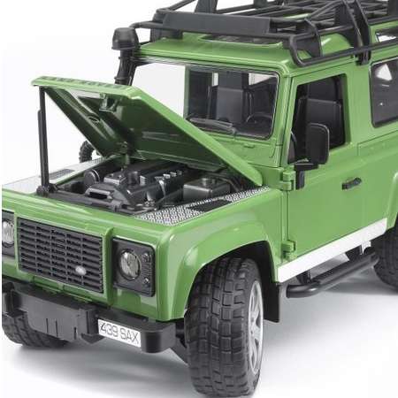 Внедорожник Bruder Land Rover Defender