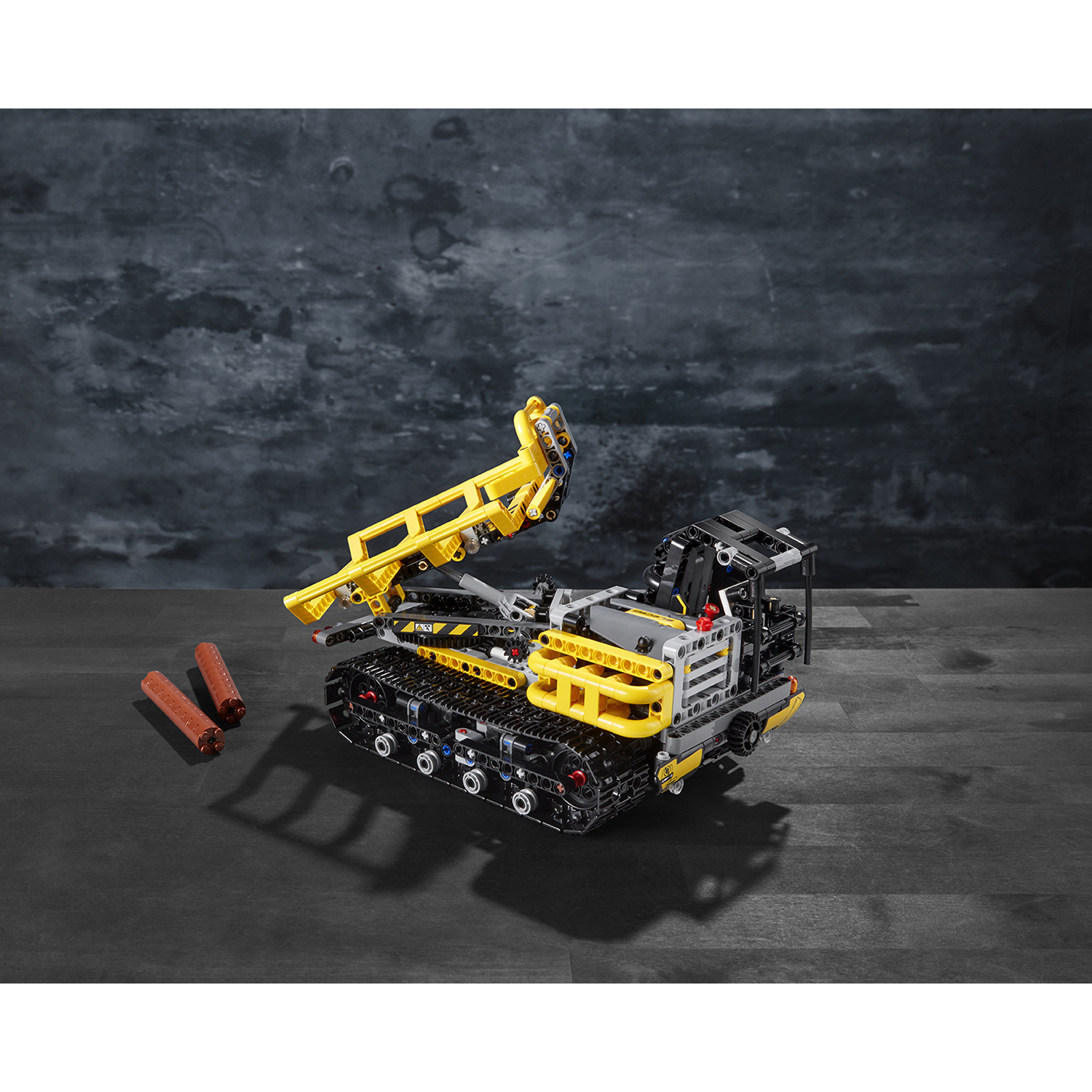 Конструктор LEGO Technic Гусеничный погрузчик 42094 - фото 6