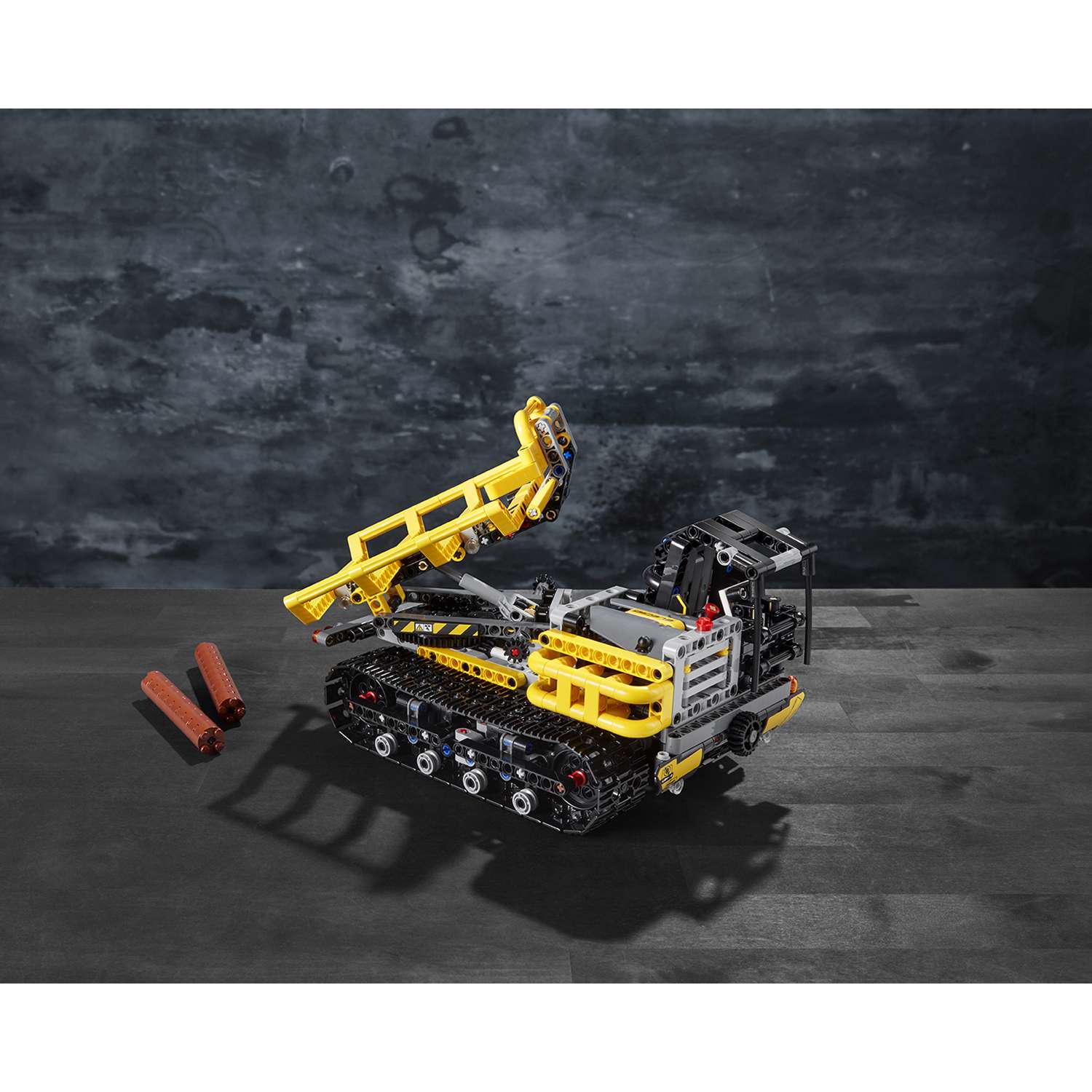Конструктор LEGO Technic Гусеничный погрузчик 42094 - фото 6
