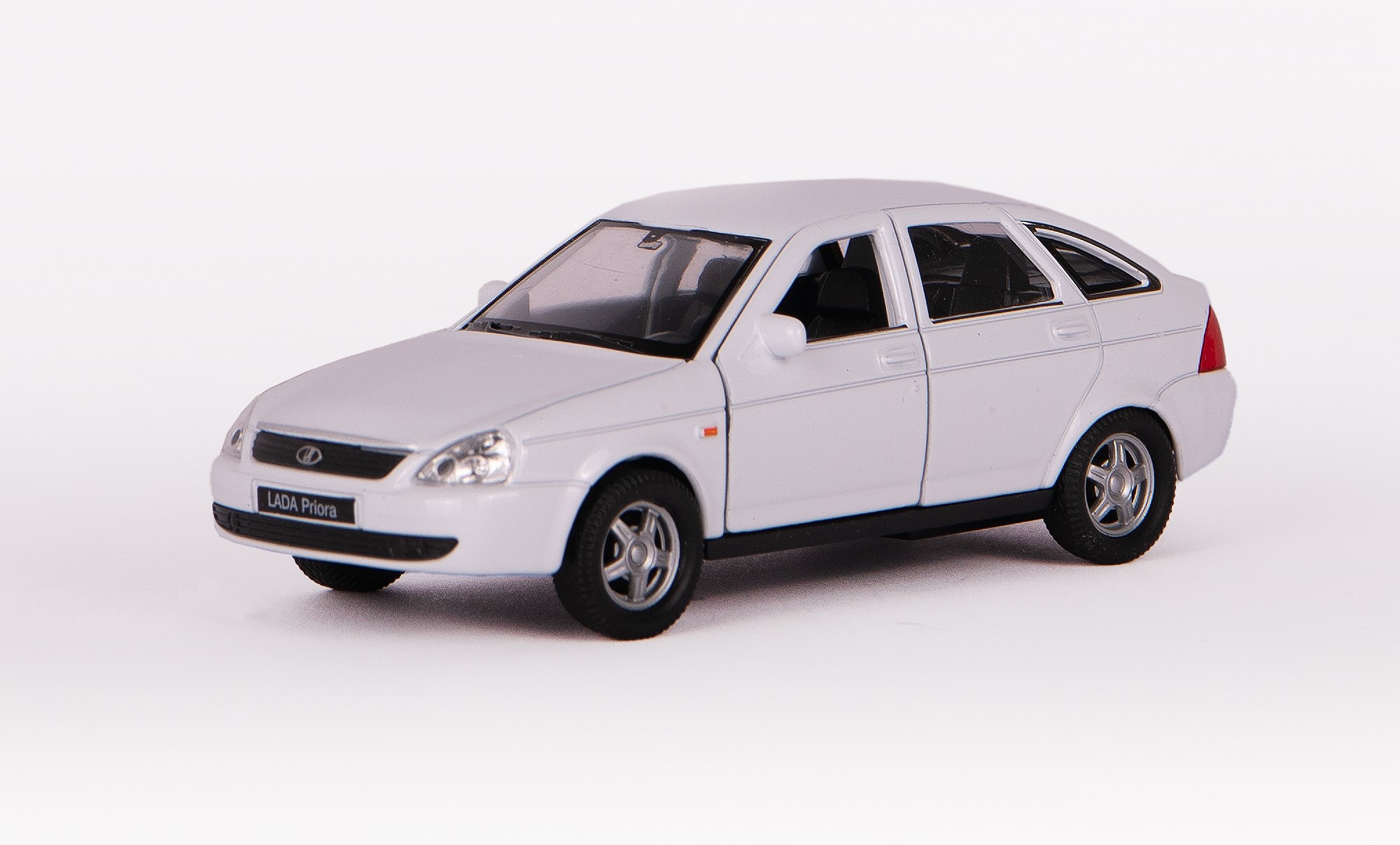 Машинка Welly 1:38 lada Priora цвет в ассортименте 43645W - фото 3