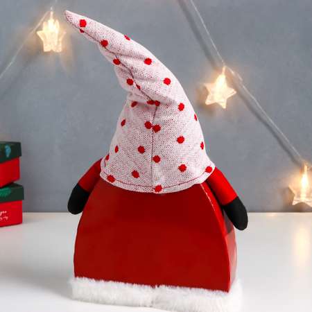 Кукла интерьерная Зимнее волшебство «Дед Мороз в клетчатом кафтане колпак в горох звёздочка» 41х24х6 см 75679