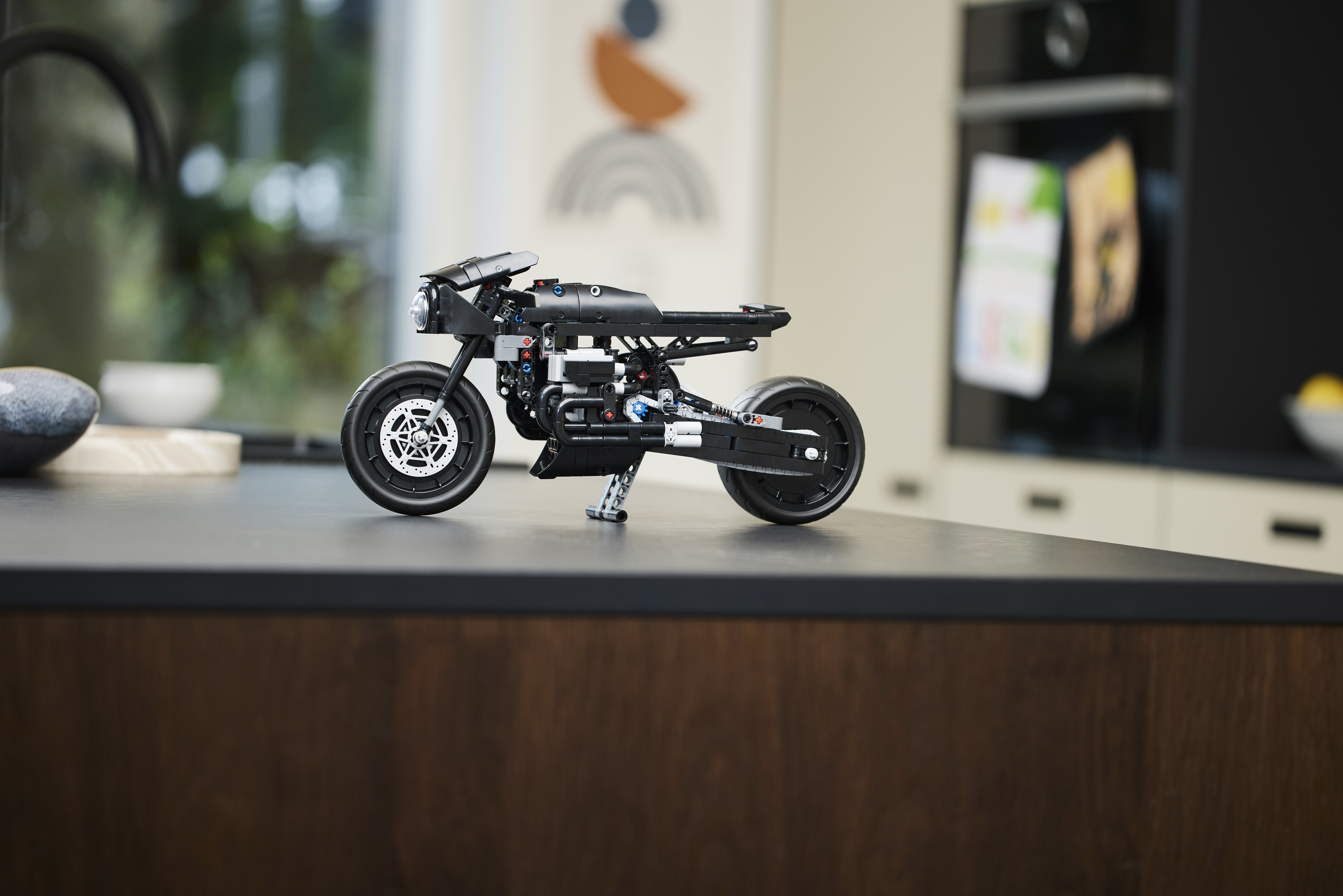 Конструктор LEGO Technic The Batman Batcycle 42155 - фото 12