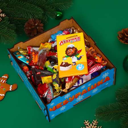 Новогодний подарок Sima-Land конфетная коробка Чебурашка 1000 г