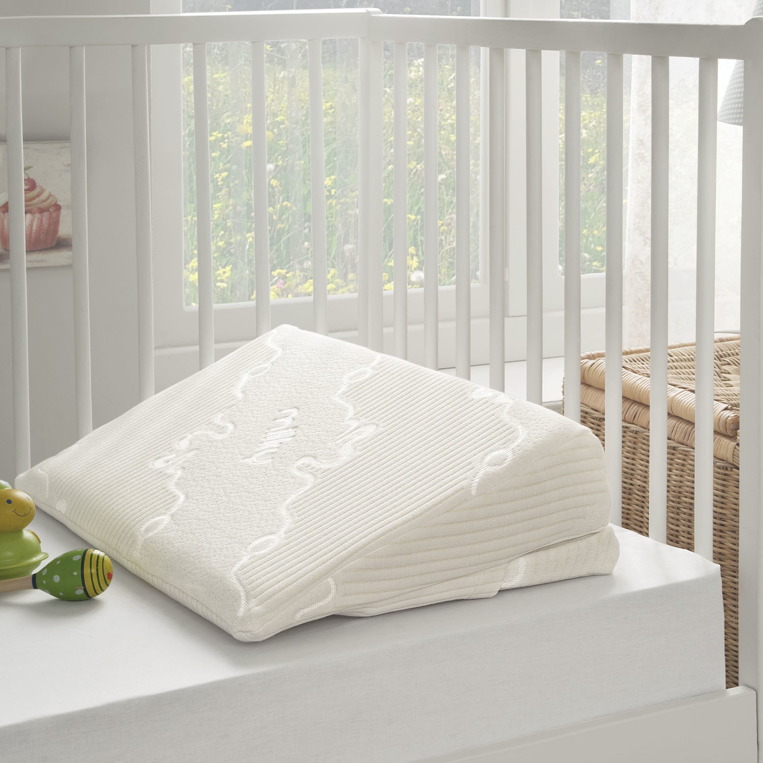 Подушка детская Yatas Bedding анатомическая Milky Baby Reflux Pillow 60х35х15 - фото 2