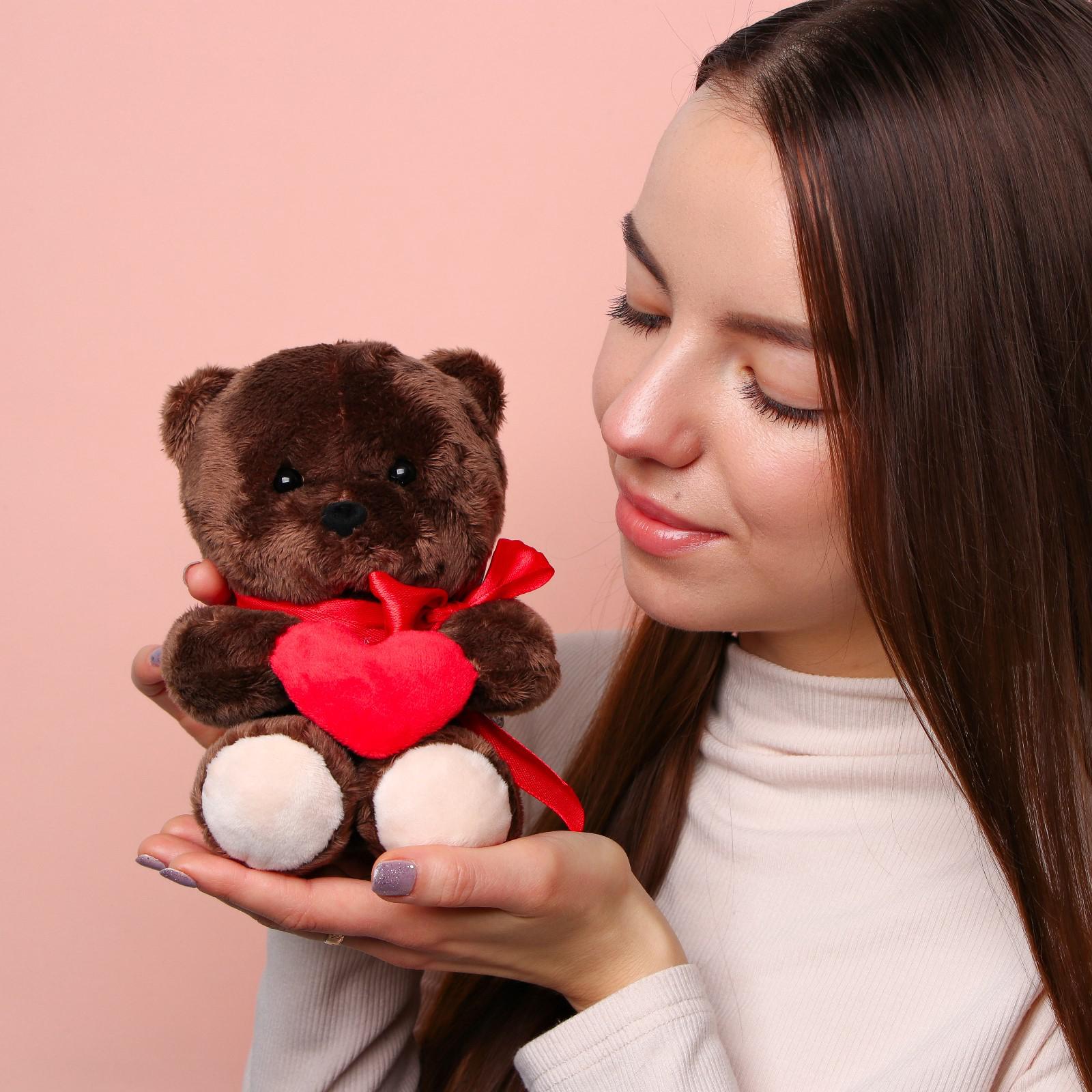 Мягкая игрушка Milo Toys Ted с сердечком мишка 25 см - фото 2