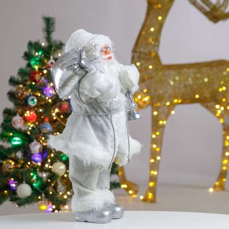 Фигура декоративная BABY STYLE Дед Мороз белый костюм с фонариком и еловой веточкой 60 см