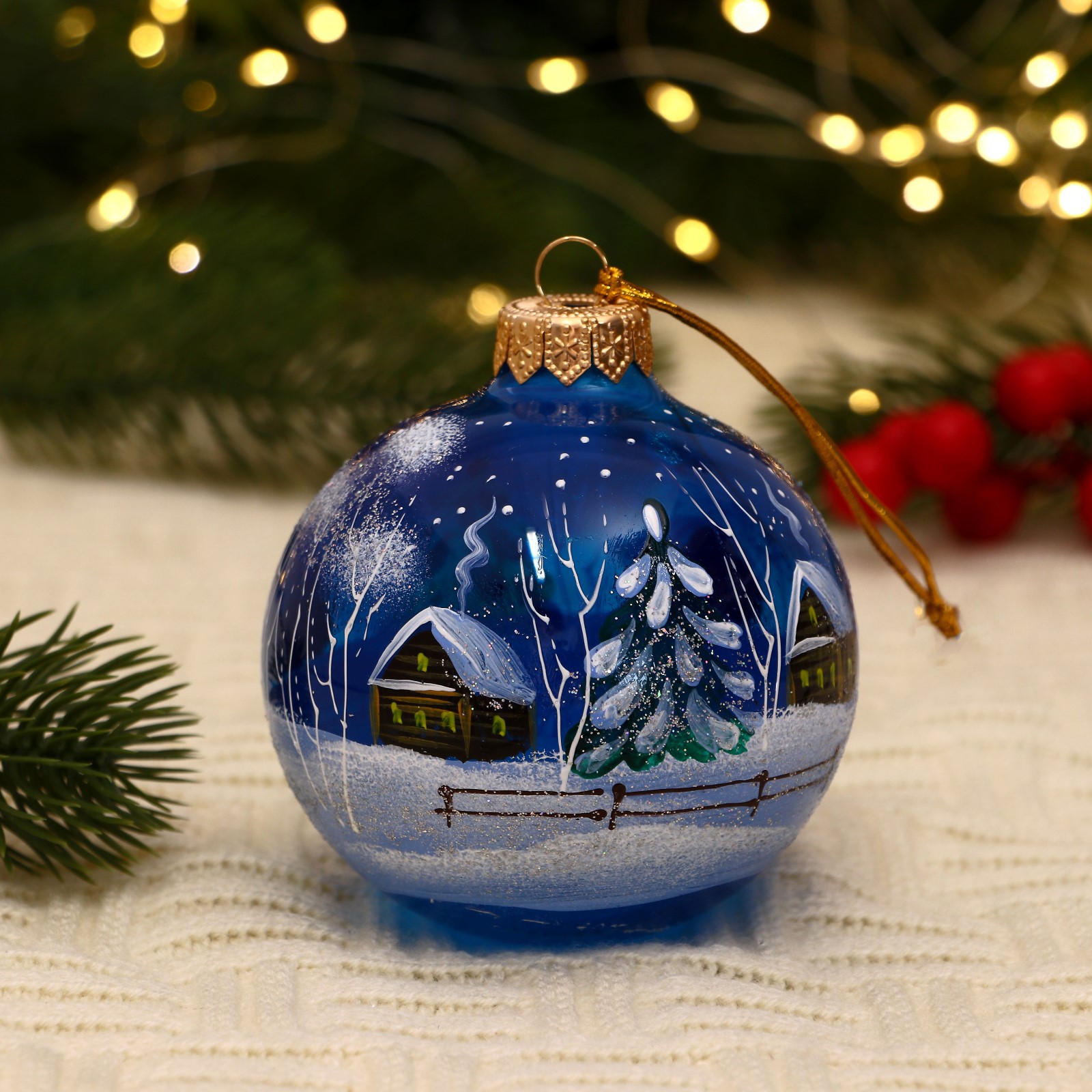 Ёлочный шар Evis d-8 см «Зимний вечер в деревне» ручная роспись голубой - фото 3