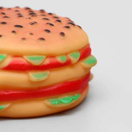 Игрушка Пижон пищащая «Гамбургер с салатом» для собак 9.5 см