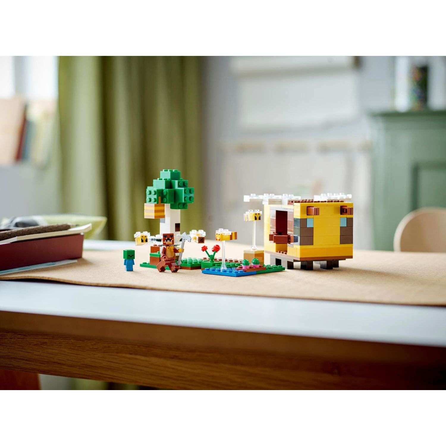 Конструктор LEGO Майнкрафт Пчелиный коттедж 21241 - фото 11