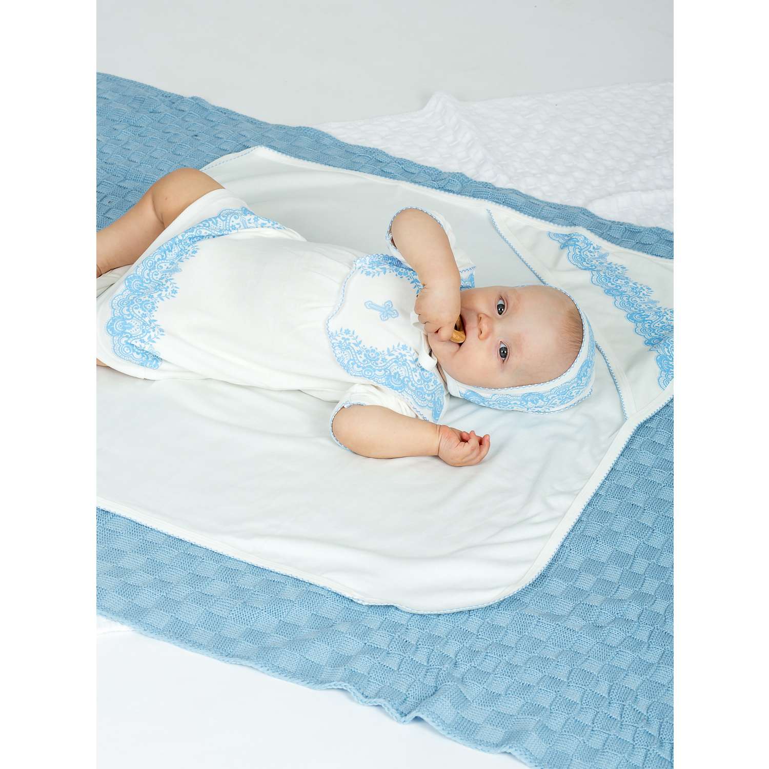 Крестильный набор KiMMi Baby Кб-1308081 молочный-голубой - фото 3
