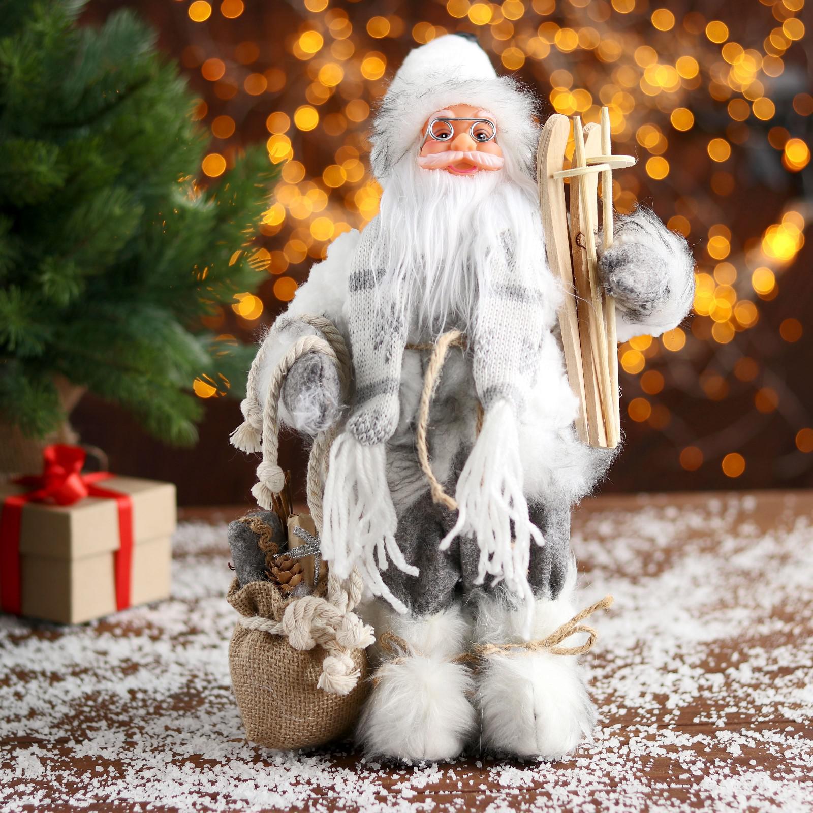 Дед мороз Зимнее волшебство «В белой шубке с лыжами» 18х30 см - фото 5