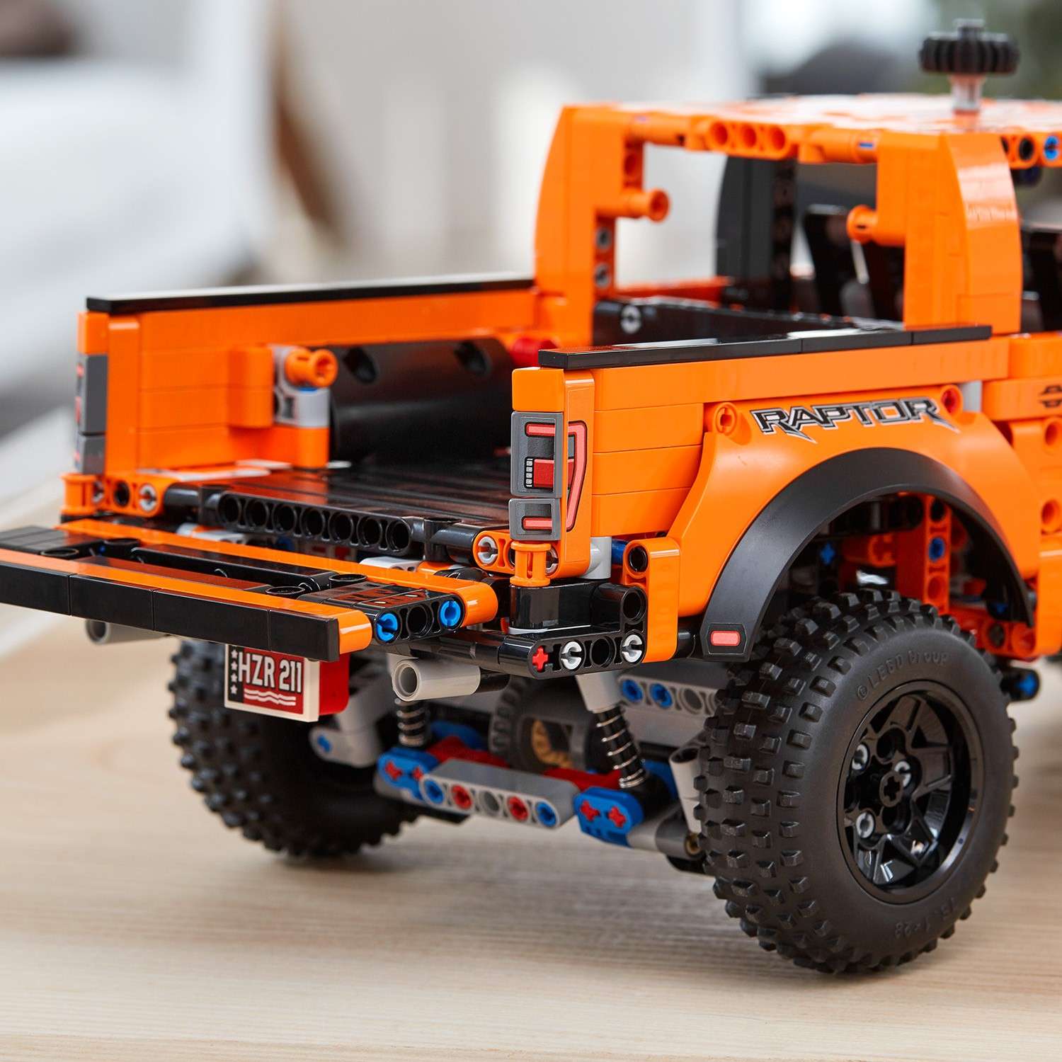 Конструктор LEGO Technic Ford F-150 Raptor 42126 - фото 11