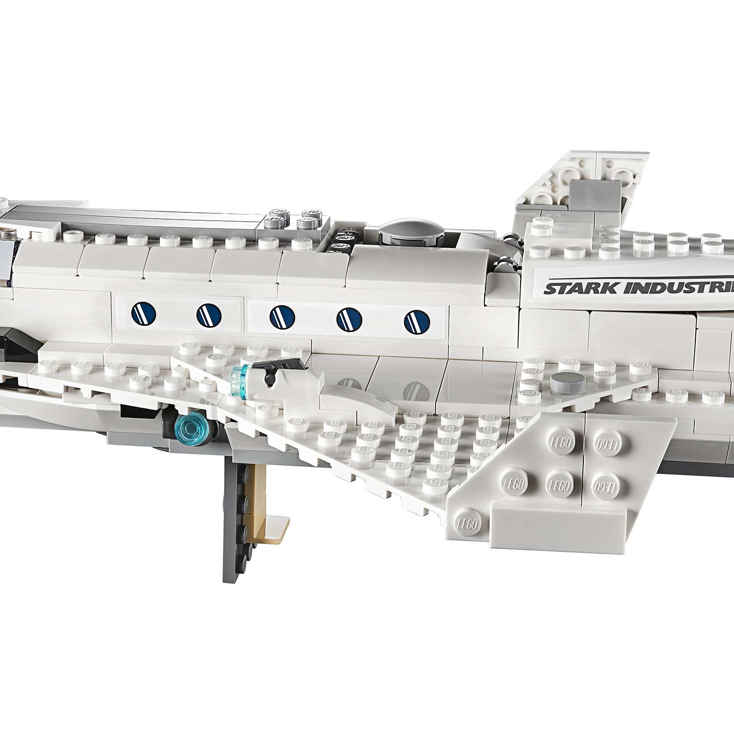 Конструктор LEGO Marvel Super Heroes Реактивный самолёт Старка и атака дрона 76130 - фото 11