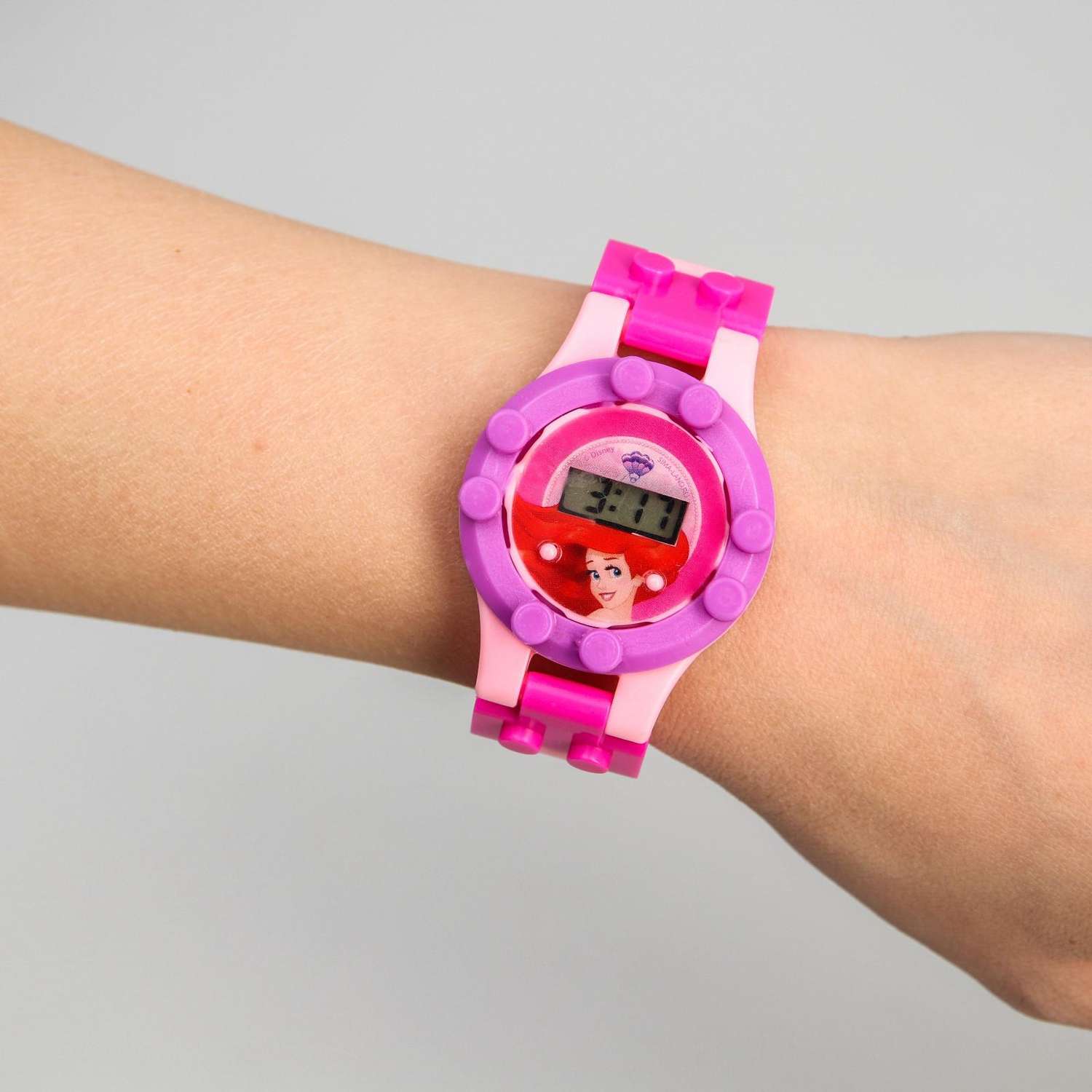 Часы наручные электронные Disney Русалочка Принцессы с ремешком конструктором - фото 2