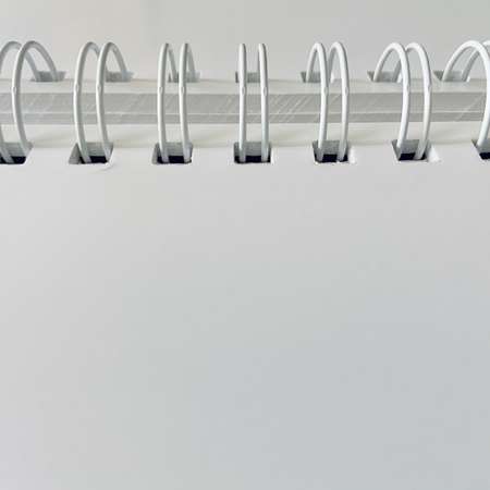 Скетчбук Bruno Visconti 180х155 мм 80 листов 170 г на гребне белая гладкая