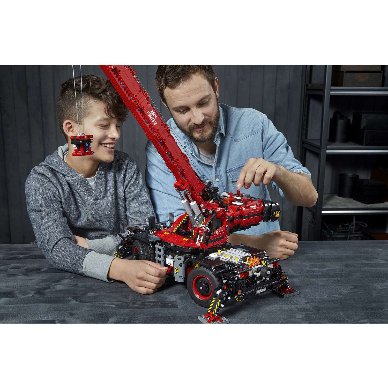 Конструктор LEGO Technic Подъёмный кран для пересечённой местности 42082 - фото 51