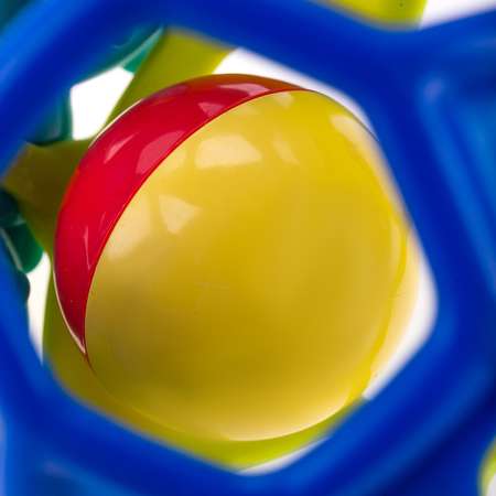 Развивающая игрушка-погремушка Bright Starts Гибкий шарик 8863_1